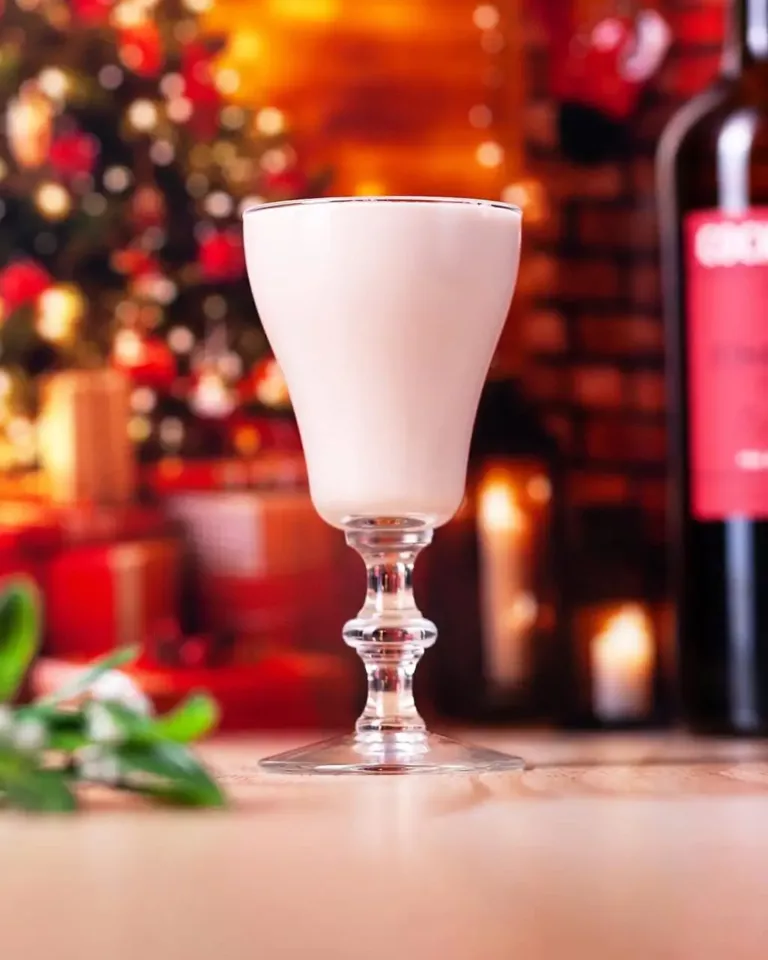 Mistletoe & Wine Cocktail Recipe